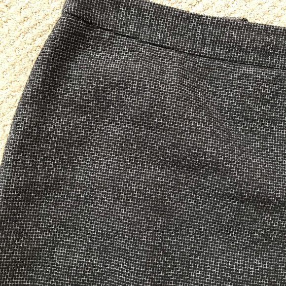 Ann Taylor pencil skirt textured material SZ 4 - Picture 2 of 8